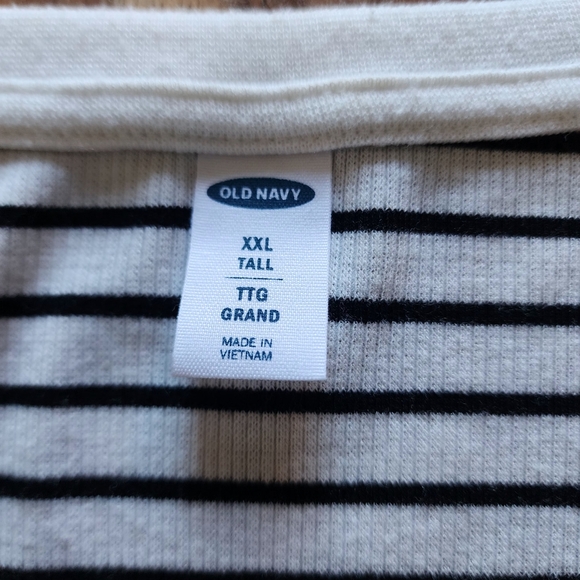 2/20$ Old navy black/ white striped long sleeves knit sweater, XXL - Picture 6 of 11